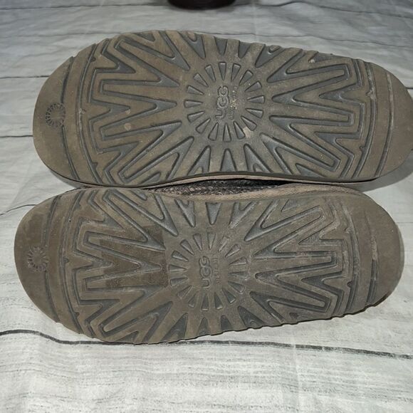 UGG Classic Cardy Gray Crochet Button Boots Sweater sz 2 Girls Kids - Picture 6 of 8